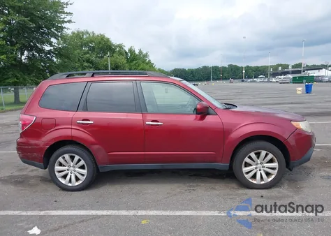 2013 Subaru Forester 2.5X Limited from USA, damaged, VIN JF2SHAEC3DH405353